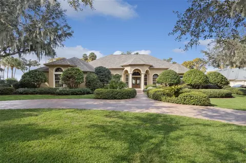 1640 Peninsula Dr, Tavares, FL 32778