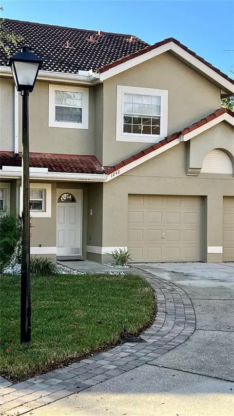 1242 N Fairway Dr, Apopka, FL 32712