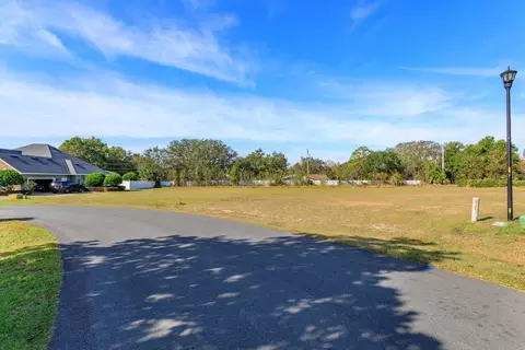 1002 Myrtle Breezes Ct, Fruitland Park, FL 34731