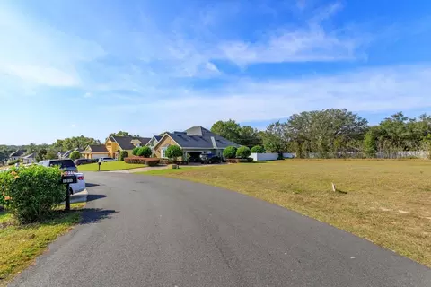 1004 Myrtle Breezes Ct, Fruitland Park, FL 34731