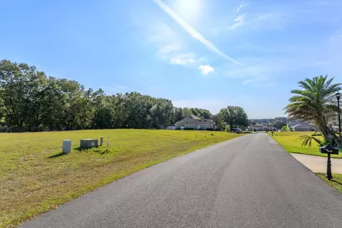 1007 Myrtle Breezes Ct, Fruitland Park, FL 34731