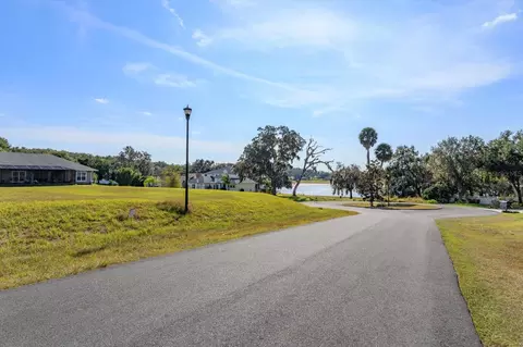 1117 Myrtle Breezes Ct, Fruitland Park, FL 34731