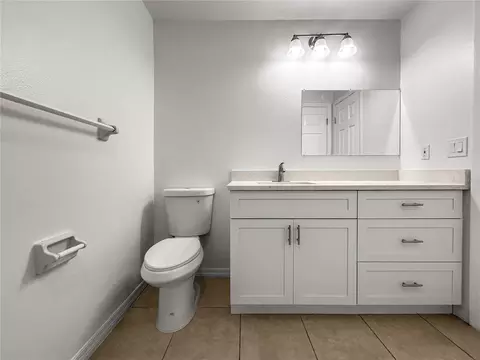 Bath - 1610 Harbor Way, Bartow, FL 33830 photo 3 of 3