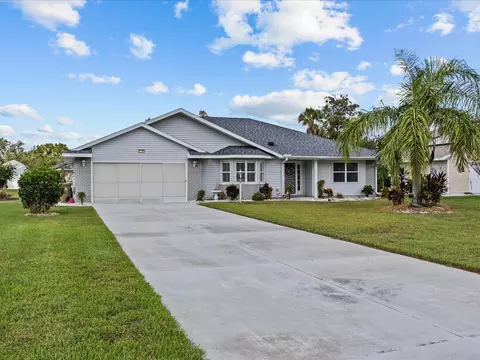 21523 Queen Anne Ct, Leesburg, FL 34748