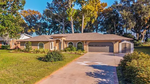 35624 Cypress Ct, Leesburg, FL 34788