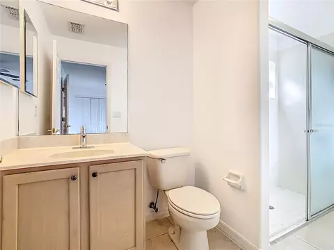 Bath - 15825 Robin Hill Loop, Clermont, FL 34714 photo 7 of 7