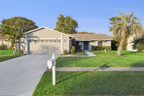 5119 Lazy Lake Cir, Orlando, FL 32821