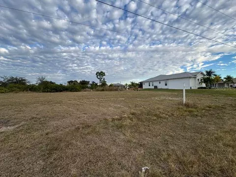 1905 NE 18th Pl, Cape Coral, FL 33909