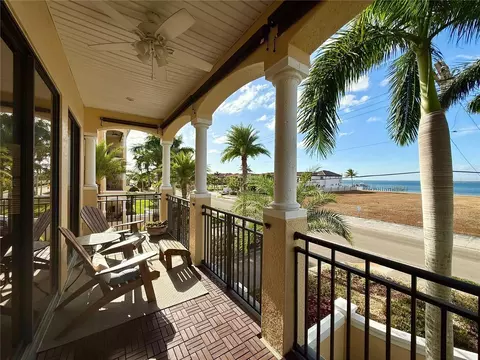 6418 Mayra Shores Ln, Apollo Beach, FL 33572