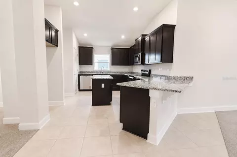 Kitchen - 7520 Bent Tree Loop, Saint Cloud, FL 34773 photo 1 of 2