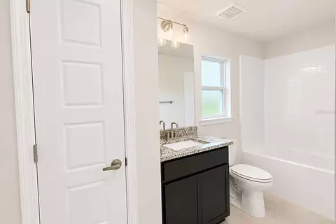 Bath - 7520 Bent Tree Loop, Saint Cloud, FL 34773 photo 5 of 5