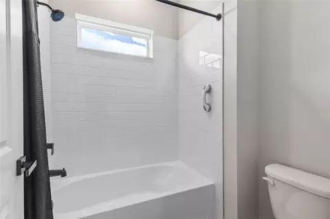 Bath - 6515 Quest St, Saint Cloud, FL 34771 photo 5 of 5