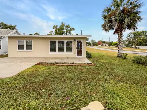 930 School St, Clermont, FL 34711