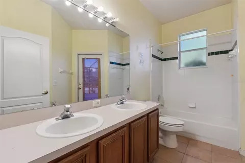 Bath - 774 Lancer Cir, Ocoee, FL 34761 photo 1 of 3