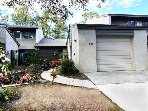 608 Woodridge Dr, Fern Park, FL 32730