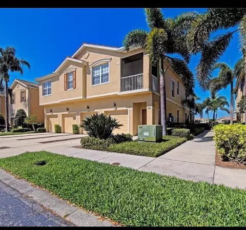 3672 Parkridge Cir #27-106, Sarasota, FL 34243