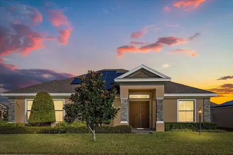 303 Lake Mariana Pl, Auburndale, FL 33823