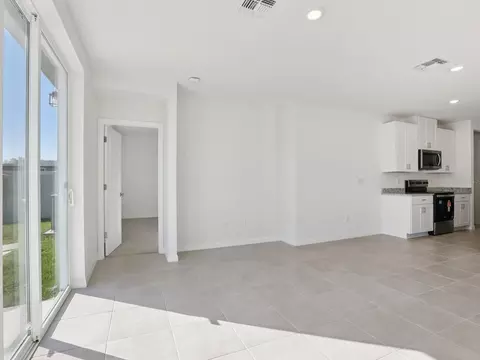 Living - 14159 Crutchfield Ct, Parrish, FL 34219 photo 2 of 4