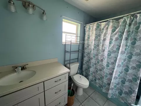 Bath - 2024 Lime Tree Dr, Edgewater, FL 32141 photo 4 of 6