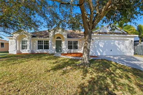 843 SE Carnival Ave, Port Saint Lucie, FL 34983
