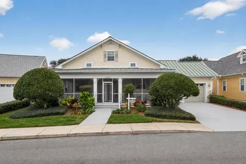 1028 Cottage Dr, The Villages, FL 32162