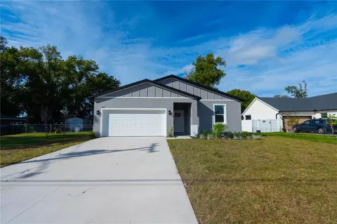 903 N New Hampshire Ave, Tavares, FL 32778