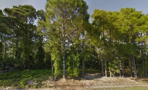 Bermuda Ct Nw, Palm Bay, FL 32907