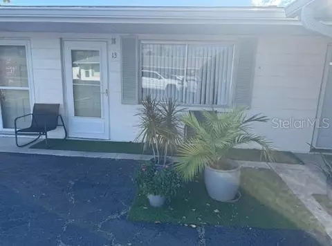 525 Manatee Ct #13, Venice, FL 34285 photo 4