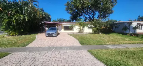 801 SE 15th St, Deerfield Beach, FL 33441