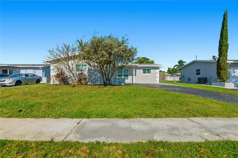 9041 NW 24th Pl, Sunrise, FL 33322