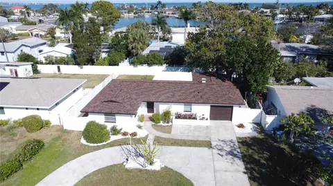 2502 Tropical Shores Dr SE, Saint Petersburg, FL 33705