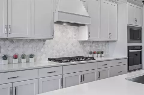 Kitchen - 2575 Pine Preserve Ct, Saint Cloud, FL 34771 photo 2 of 4
