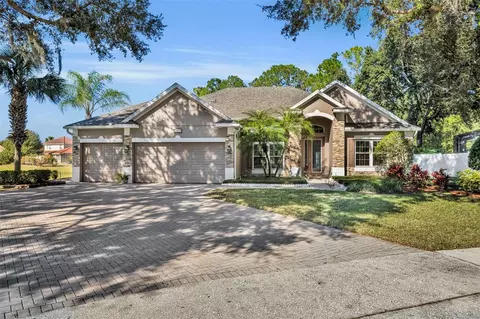 419 E Blue Water Edge Dr, Eustis, FL 32736