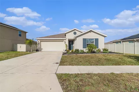 212 Pineywoods St, Saint Cloud, FL 34772 photo 1