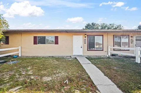 655 E Rosewood Ln, Tavares, FL 32778