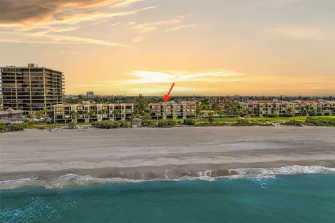 7532 Bayshore Dr #203, Treasure Island, FL 33706