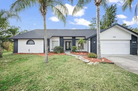 3215 Pine Club Dr, Plant City, FL 33566