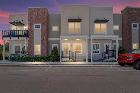 288 N Oak Ave, Sanford, FL 32771