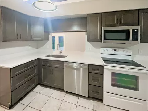 Kitchen - 1375 Jan Lan Blvd, Saint Cloud, FL 34772 photo 3 of 4