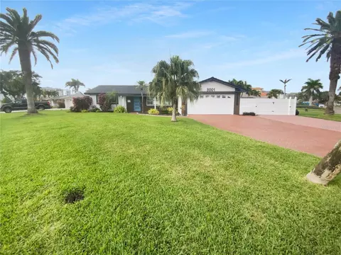 8001 13th Ave S, Saint Petersburg, FL 33701