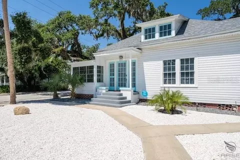 301 Live Oak St, New Smyrna Beach, FL 32168