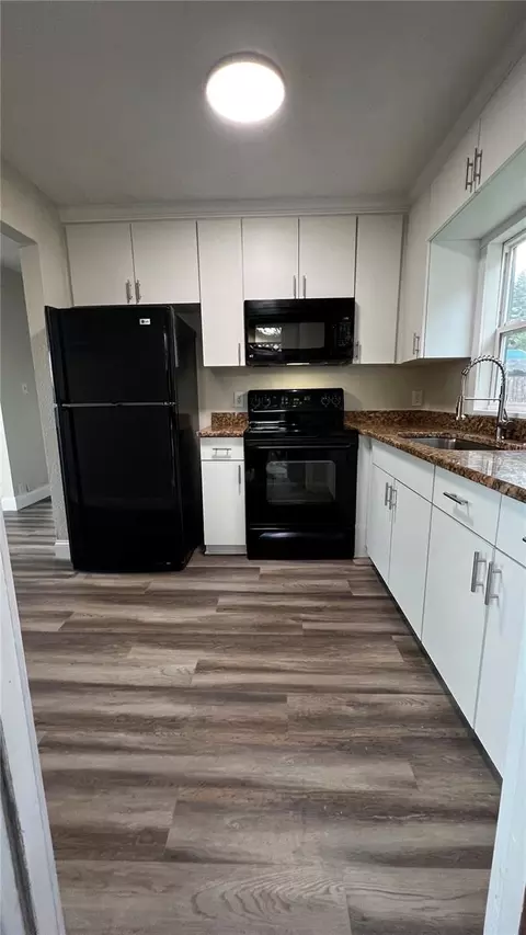 Kitchen - 1658 Hempel Ave, Gotha, FL 34734 photo 3 of 3