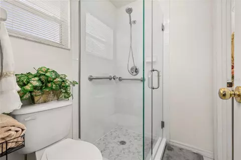 Bath - 6907 Log Jam Ct, Ocoee, FL 34761 photo 4 of 4
