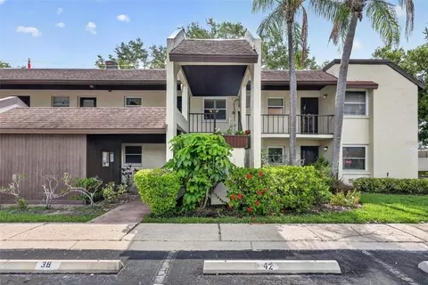 1100 E Bay Dr #43, Largo, FL 33770