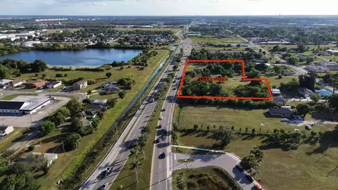 3550 S Grimsley Ct, Fort Myers, FL 33916