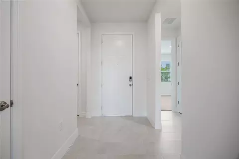 Entry Way - 3944 Kennebunk Loop, Mount Dora, FL 32757 photo 2 of 5