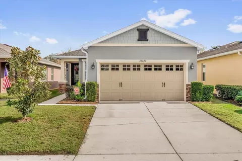 22020 Belgian Ct, Mount Dora, FL 32757