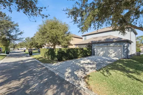 Exterior - 13232 Longacre Dr, Windermere, FL 34786 photo 6 of 9