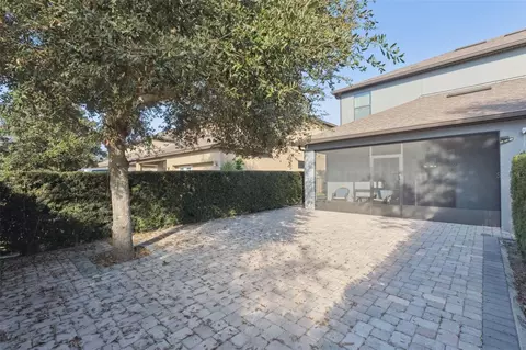 Exterior - 13232 Longacre Dr, Windermere, FL 34786 photo 4 of 9