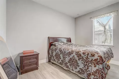 Bedroom - 309 E 13th St, Apopka, FL 32703 photo 3 of 6